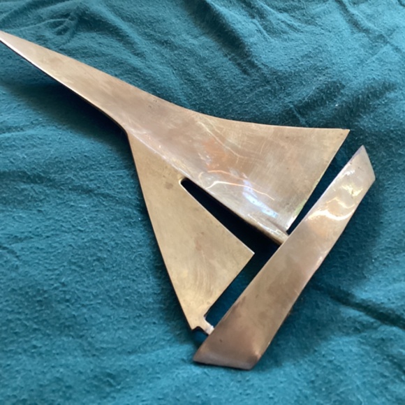 VINTAGE SOLID BRASS SAILBOAT FIGURINE - Picture 2 of 7